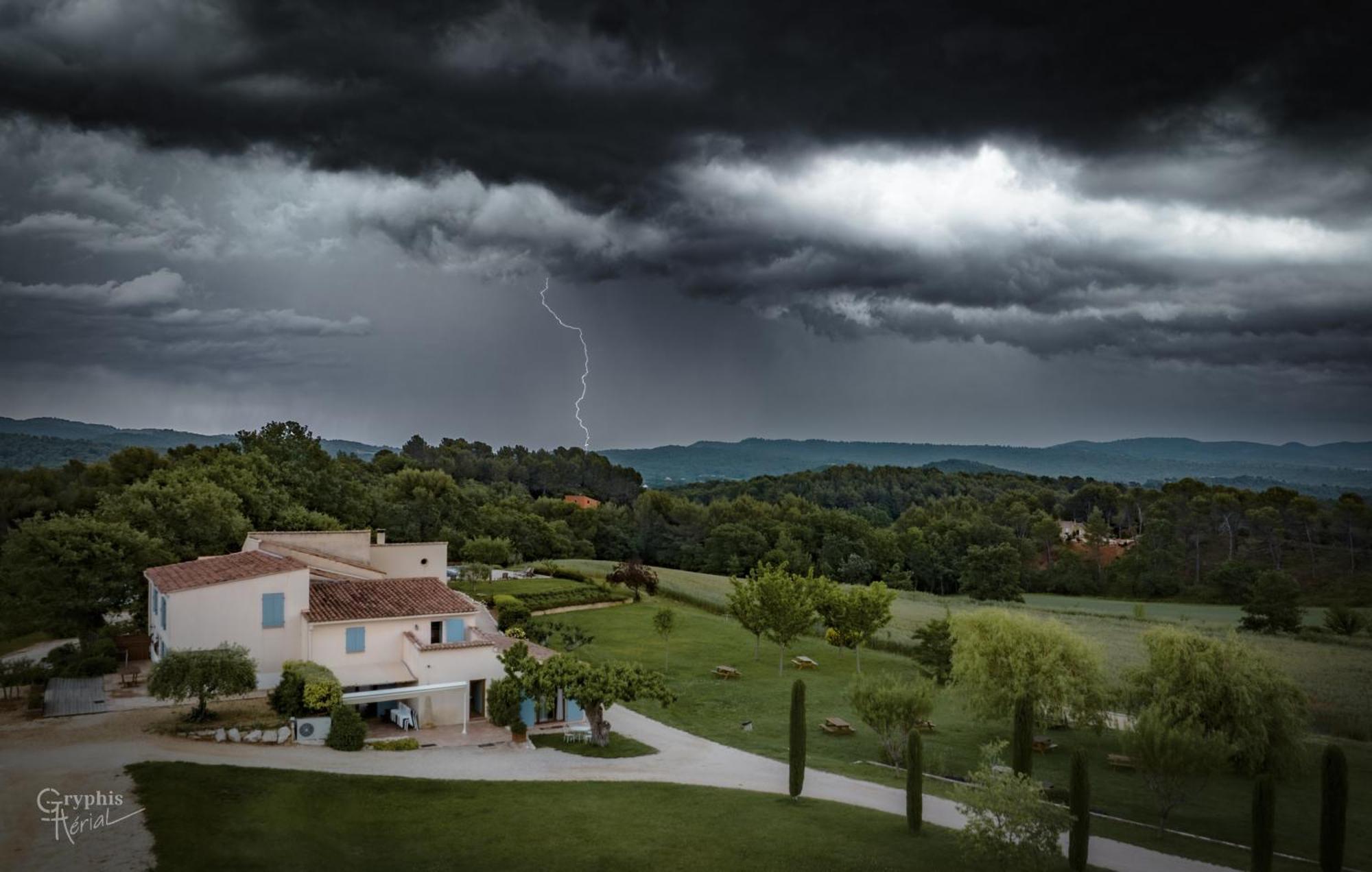 Вилла Domaine De La Marie Dans Le Luberon Peypin-d'Aigues Экстерьер фото